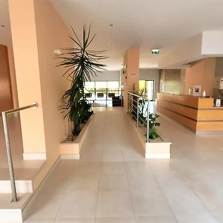 Апартаменты Rocha Tower 16e